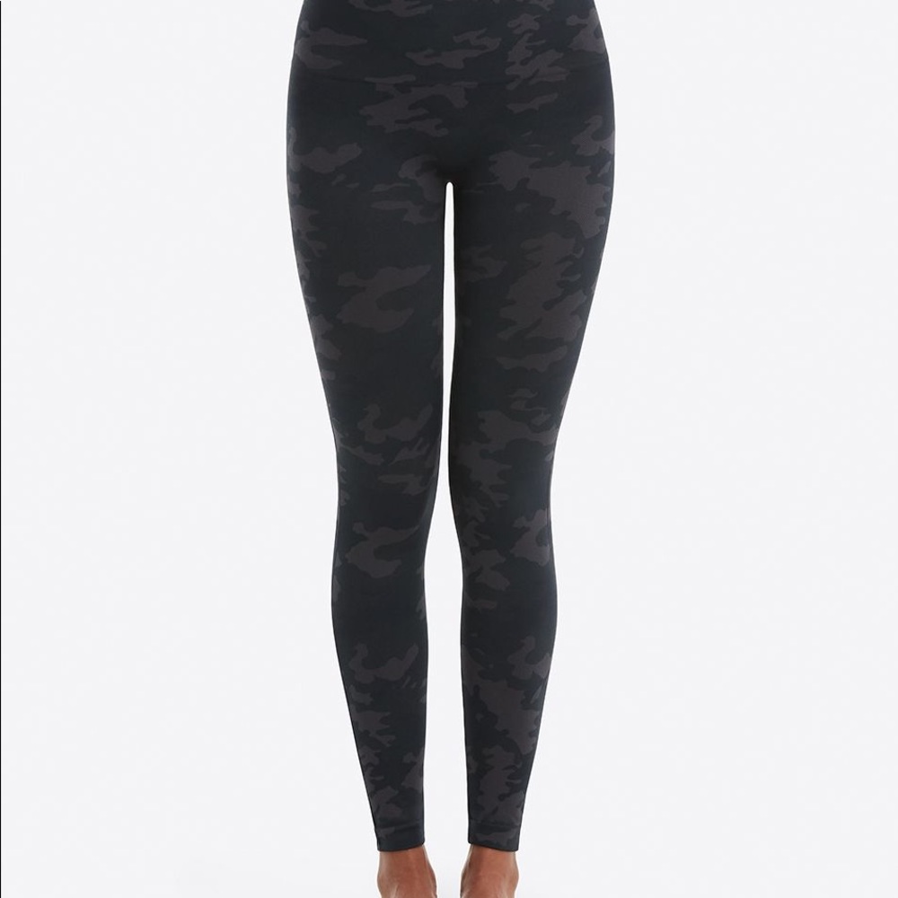 SPANX Look At Me Now Seamless Leggings